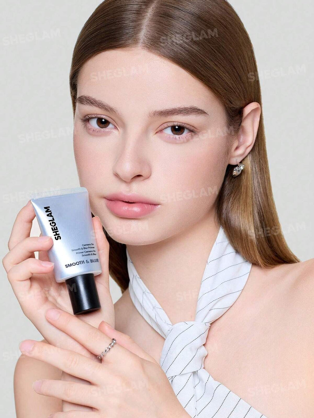 SHEGLAM Blurring primer - camera on smooth and blur primer